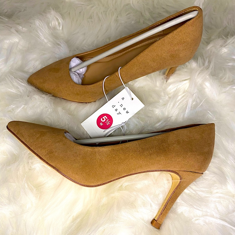 A New Day Women’s Gemma pointed toe heeled pumps